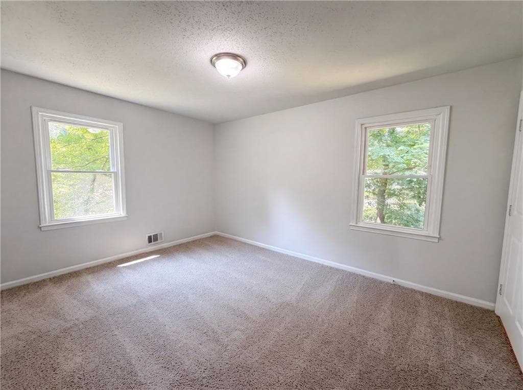 3 bedroom, 2 bathroom, 2,673 sq ft single family residence for sale at 1653 E Kellogg Circle, Douglasville, GA 30134 — photo 4