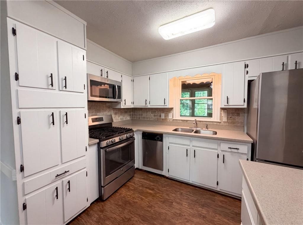 3 bedroom, 2 bathroom, 2,673 sq ft single family residence for sale at 1653 E Kellogg Circle, Douglasville, GA 30134 — photo 8