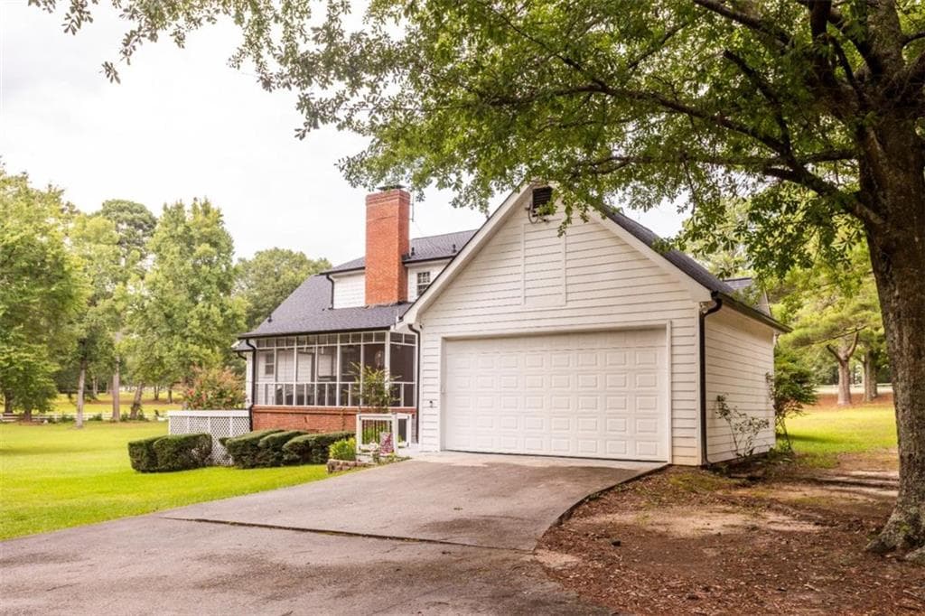 6 bedroom, 4 bathroom single family residence for sale at 3260 N Sharon Church Road, Loganville, GA 30052 — photo 4