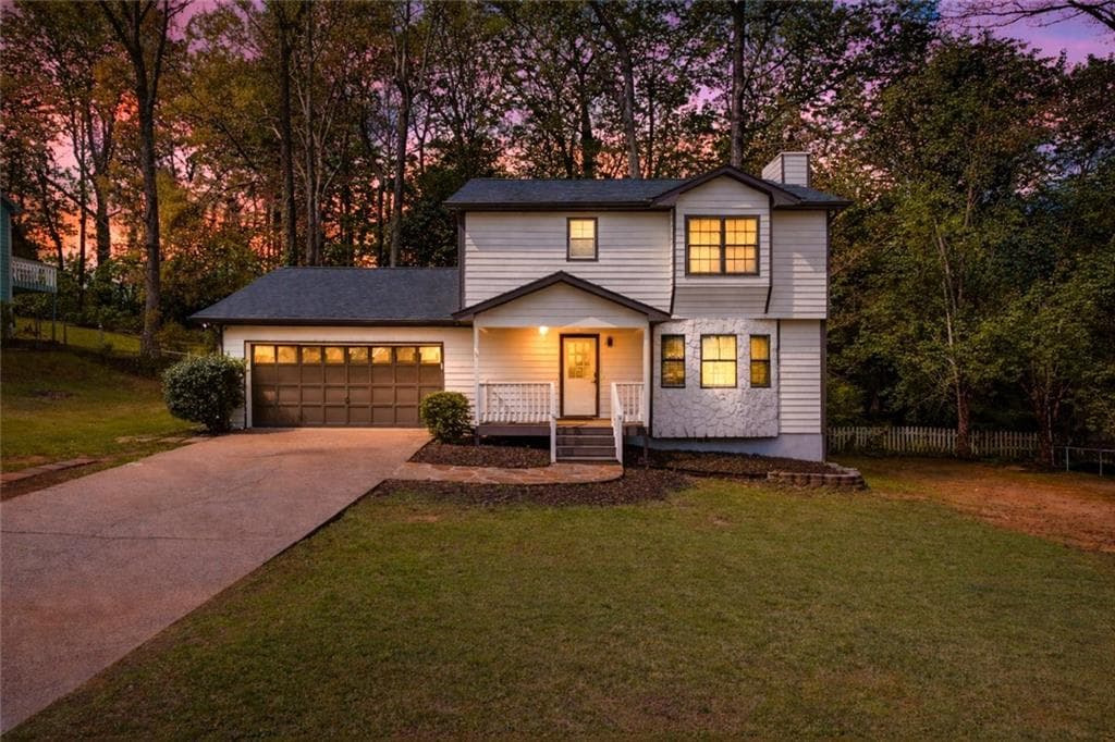3 bedroom, 3 bathroom, 1,745 sq ft single family residence for sale at 976 Walnut Drive, Lawrenceville, GA 30044