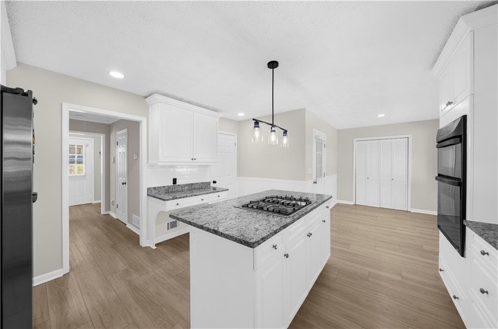 3 bedroom, 3 bathroom, 1,745 sq ft single family residence for sale at 976 Walnut Drive, Lawrenceville, GA 30044 — photo 8
