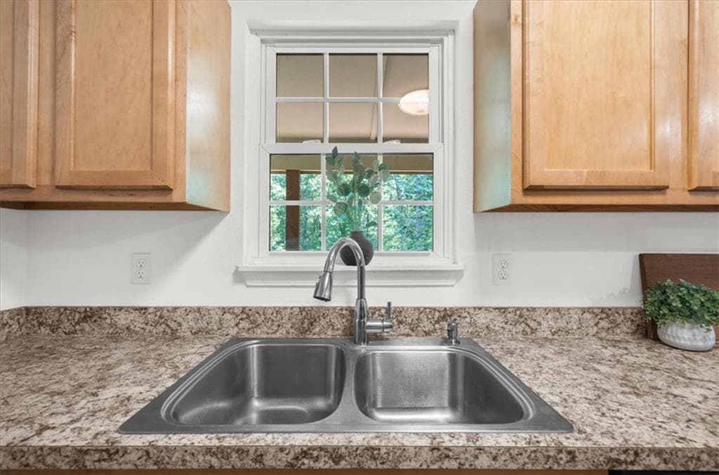 3 bedroom, 2 bathroom, 1,380 sq ft single family residence for sale at 43 Bulldog Way, Dahlonega, GA 30533 — photo 9