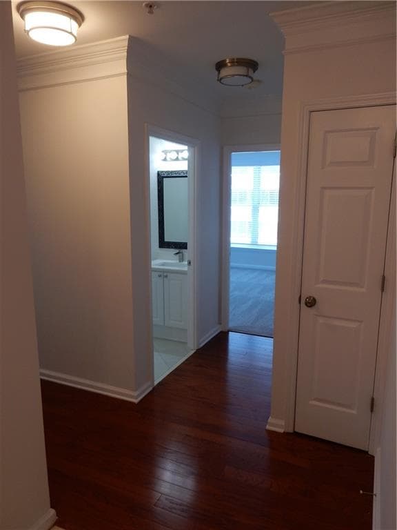 2 bedroom, 2 bathroom, 1,424 sq ft condominium for sale at 3334 Peachtree Road 1203, Atlanta, GA 30326 — photo 4