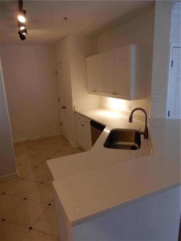 2 bedroom, 2 bathroom, 1,424 sq ft condominium for sale at 3334 Peachtree Road 1203, Atlanta, GA 30326 — photo 6