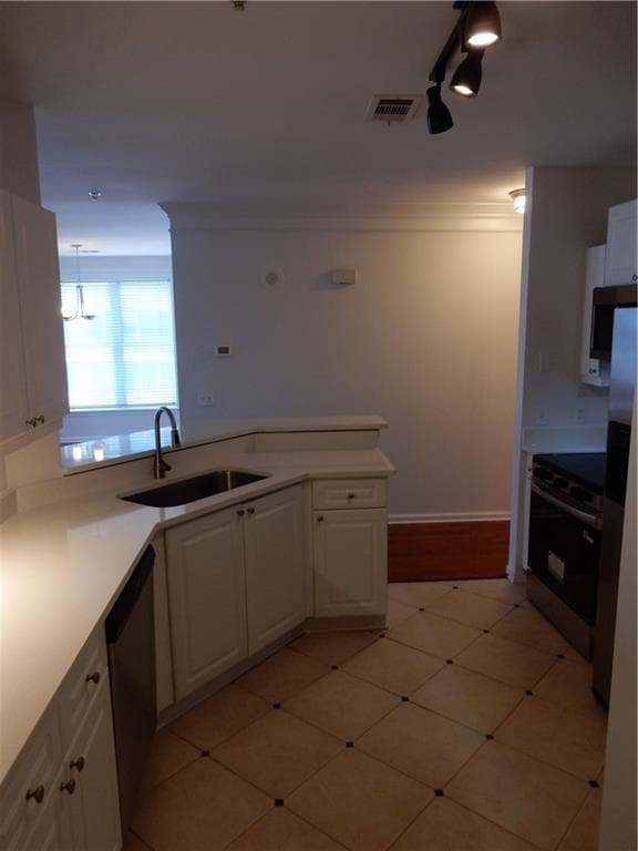 2 bedroom, 2 bathroom, 1,424 sq ft condominium for sale at 3334 Peachtree Road 1203, Atlanta, GA 30326 — photo 9