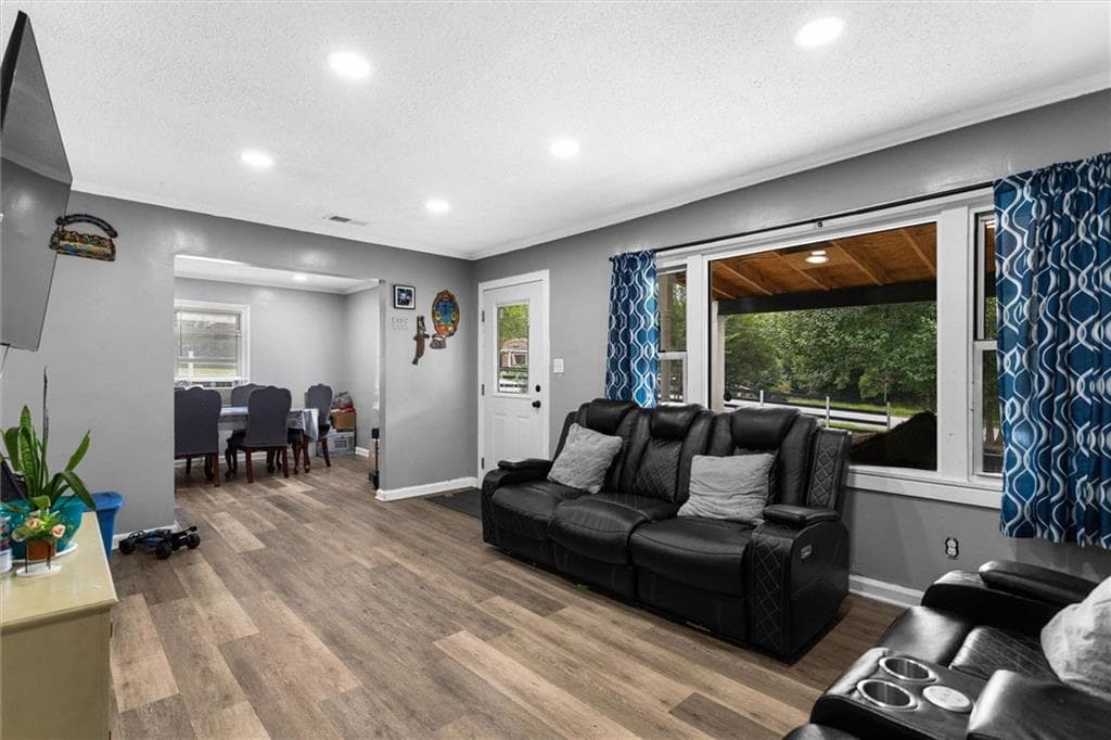 4 bedroom, 3 bathroom, 1,942 sq ft single family residence for sale at 2 Lafayette Drive, Columbus, GA 31903 — photo 7