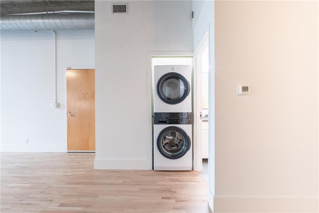 1 bedroom, 1 bathroom, 683 sq ft condominium for sale at 660 Glen Iris Drive 208, Atlanta, GA 30308 — photo 9