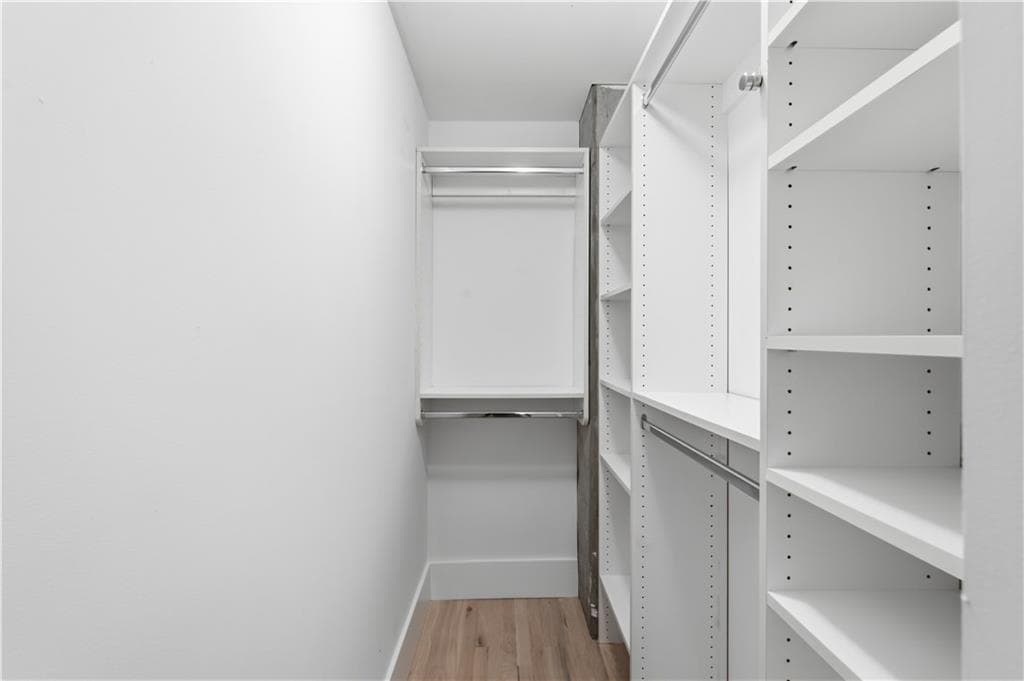 1 bedroom, 1 bathroom, 683 sq ft condominium for sale at 660 Glen Iris Drive 208, Atlanta, GA 30308 — photo 8