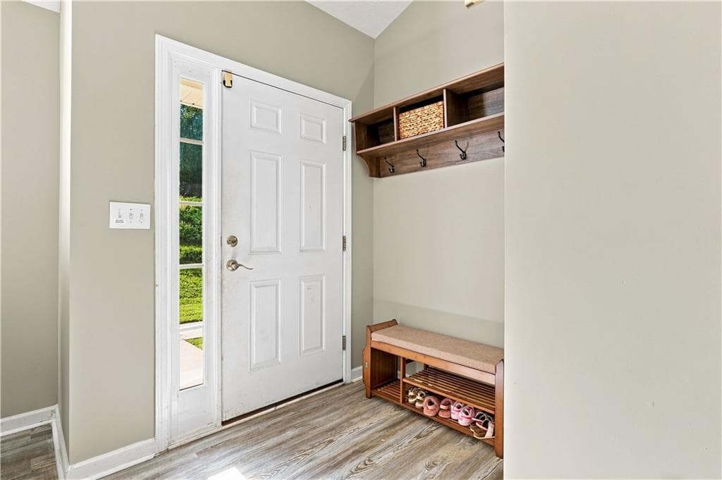 3 bedroom, 2 bathroom, 1,555 sq ft single family residence for sale at 31 Kingston Pointe Drive, Kingston, GA 30145 — photo 5