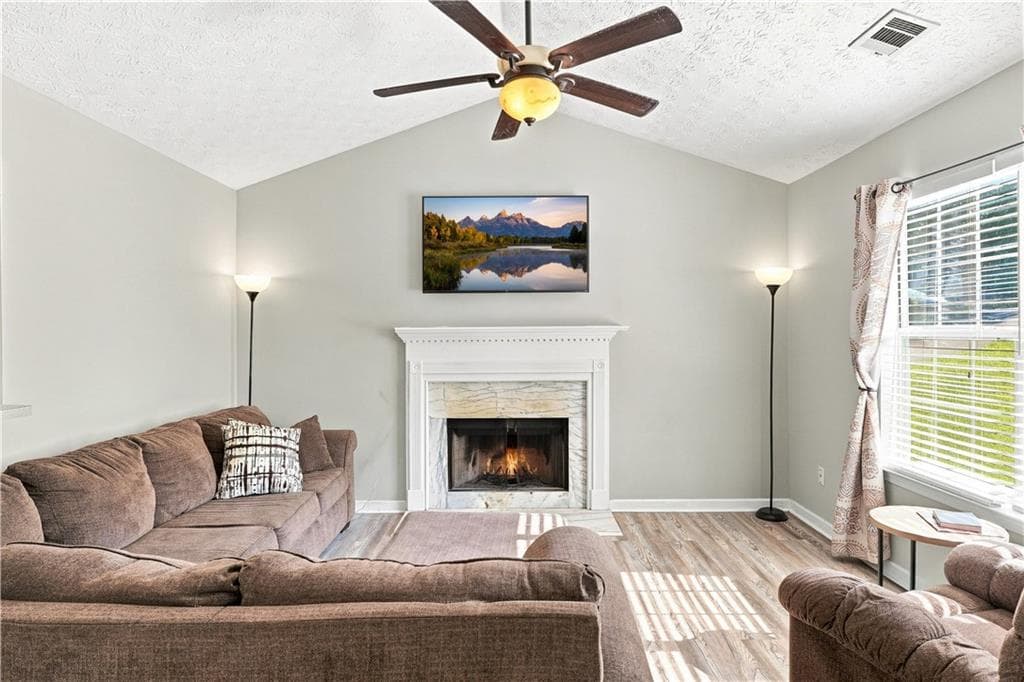 3 bedroom, 2 bathroom, 1,555 sq ft single family residence for sale at 31 Kingston Pointe Drive, Kingston, GA 30145 — photo 7
