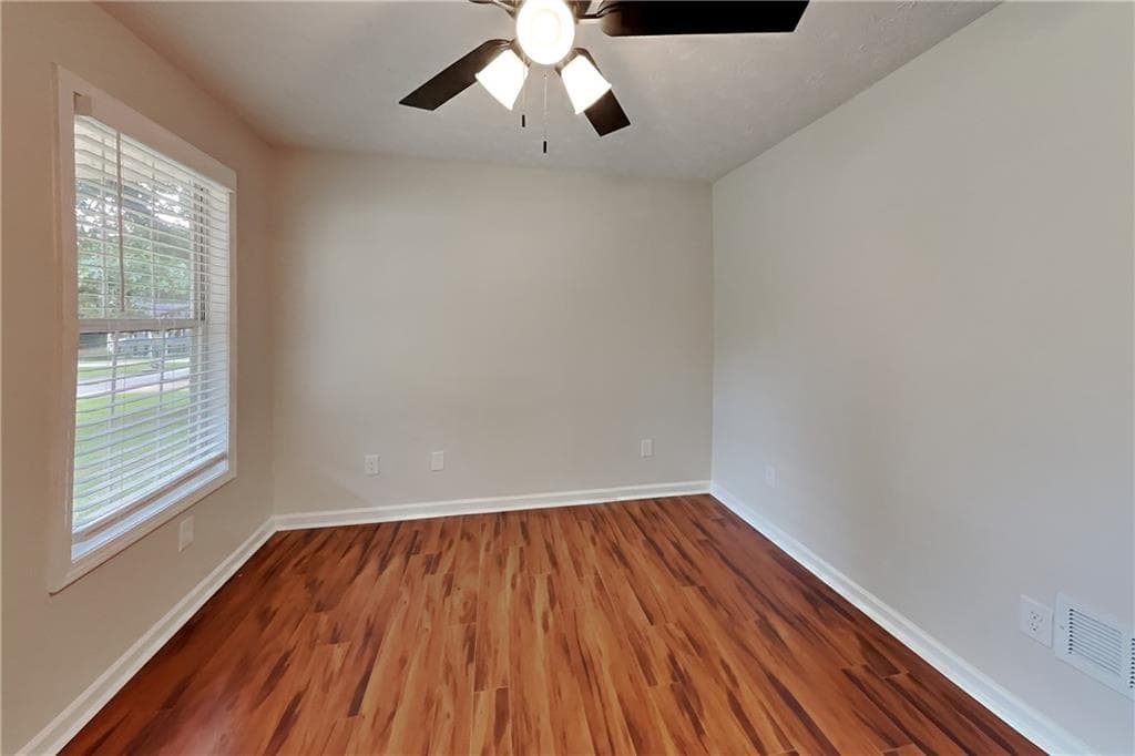 3 bedroom, 3 bathroom, 2,498 sq ft single family residence for rent at 7318 Coral Lake Drive, Flowery Branch, GA 30542 for $2,300 a month — photo 3