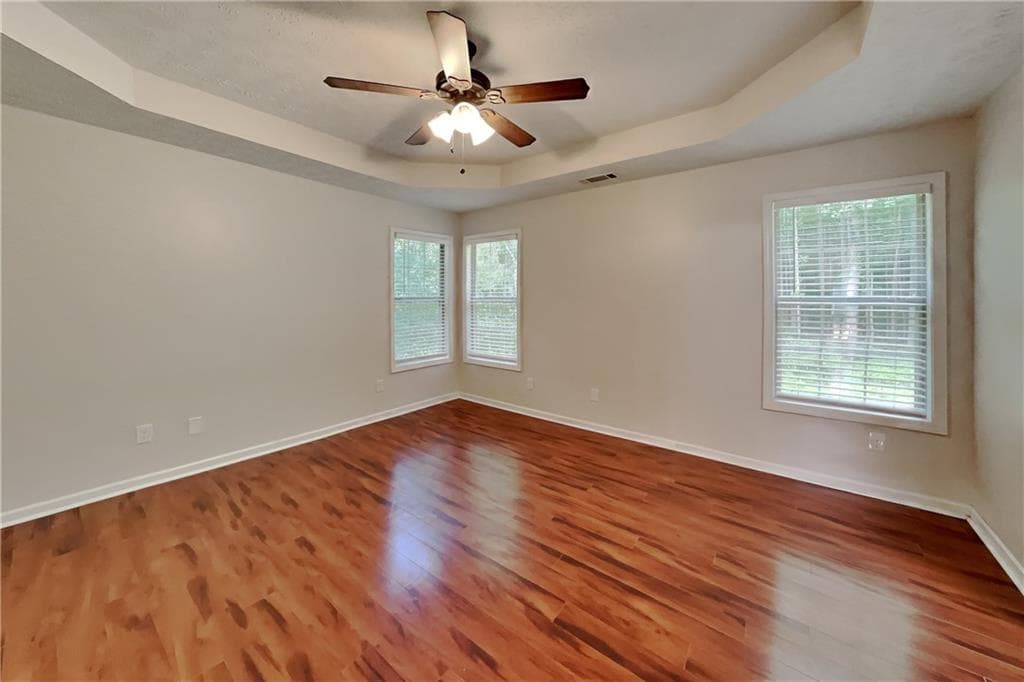 3 bedroom, 3 bathroom, 2,498 sq ft single family residence for rent at 7318 Coral Lake Drive, Flowery Branch, GA 30542 for $2,300 a month — photo 10