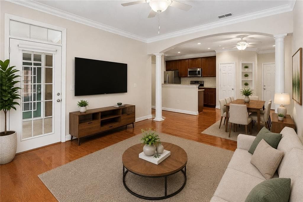 2 bedroom, 1 bathroom, 1,082 sq ft condominium for sale at 3106 Stratford Commons, Decatur, GA 30033 — photo 3
