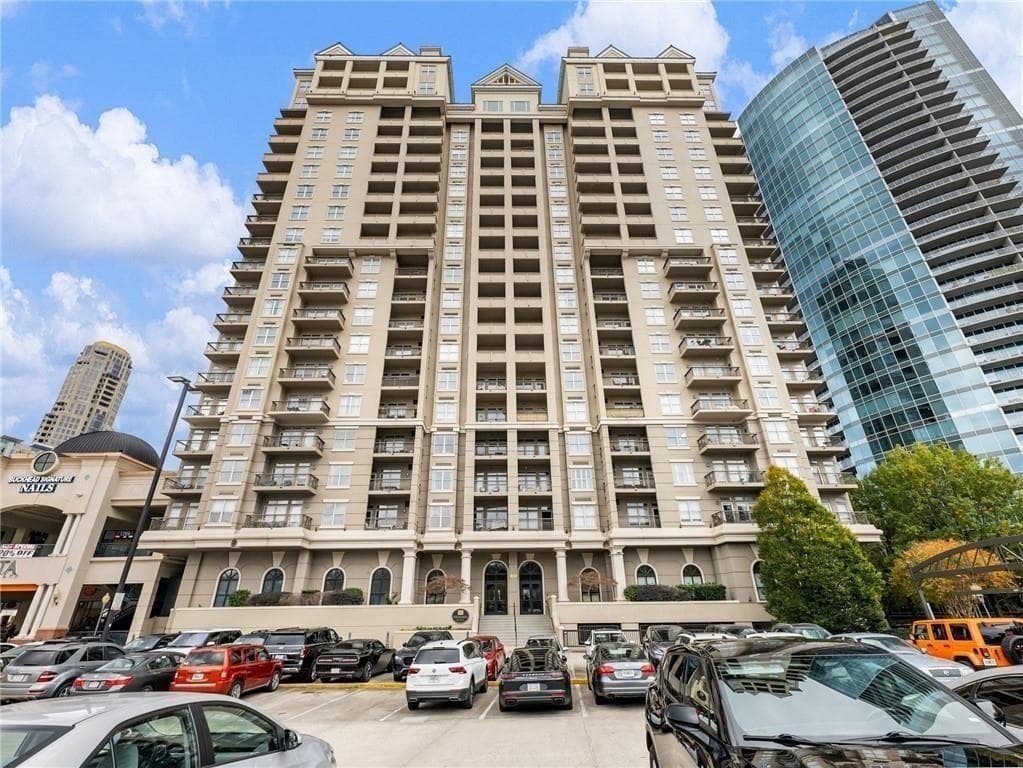 1 bedroom, 1 bathroom, 998 sq ft condominium for sale at 3334 Peachtree Road 1213, Atlanta, GA 30326 — photo 1 of 44
