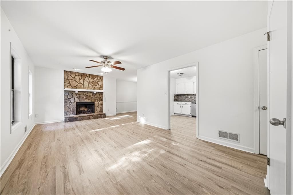 3 bedroom, 2 bathroom, 1,848 sq ft single family residence under contract at 6055 Steel Wood Drive, Kennesaw, GA 30152 — photo 2
