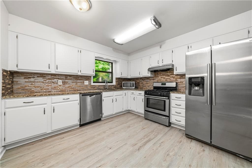 3 bedroom, 2 bathroom, 1,848 sq ft single family residence under contract at 6055 Steel Wood Drive, Kennesaw, GA 30152 — photo 8