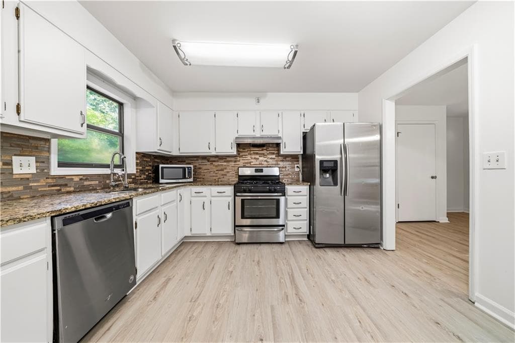 3 bedroom, 2 bathroom, 1,848 sq ft single family residence under contract at 6055 Steel Wood Drive, Kennesaw, GA 30152 — photo 10