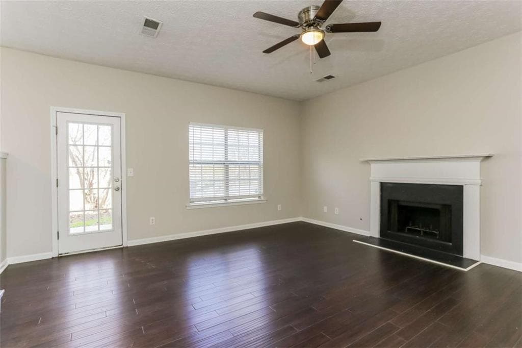 4 bedroom, 3 bathroom, 2,205 sq ft single family residence under contract at 1600 Beech Grove Drive, Hampton, GA 30228 — photo 9