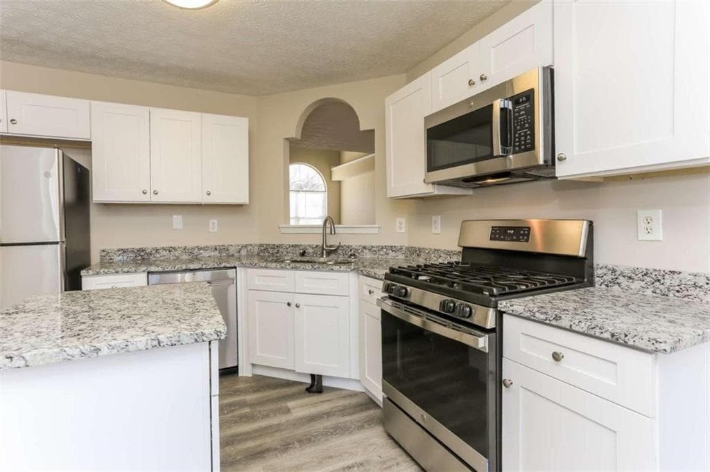 4 bedroom, 3 bathroom, 2,205 sq ft single family residence under contract at 1600 Beech Grove Drive, Hampton, GA 30228 — photo 10