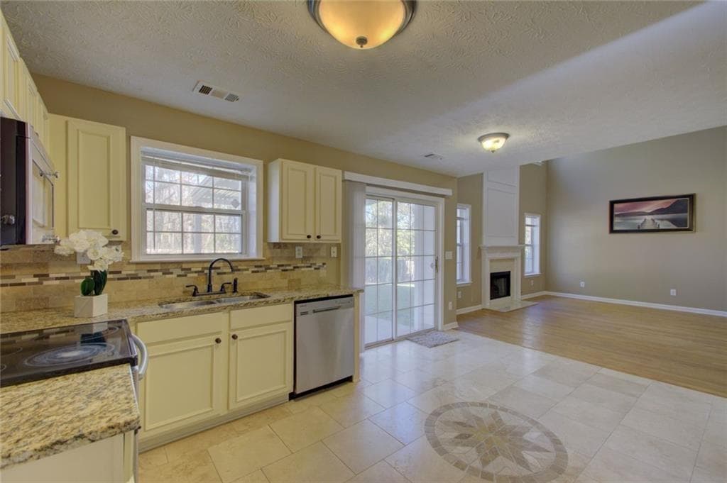 3 bedroom, 3 bathroom, 2,119 sq ft single family residence for rent at 2820 Northcliff Drive, Suwanee, GA 30024 for $2,400 a month — photo 6