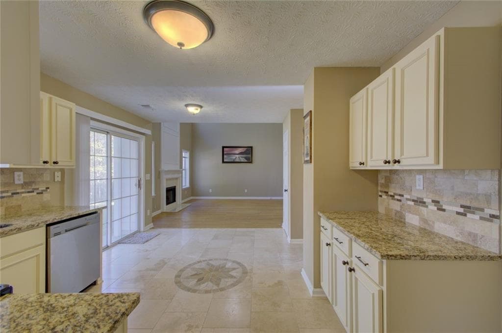 3 bedroom, 3 bathroom, 2,119 sq ft single family residence for rent at 2820 Northcliff Drive, Suwanee, GA 30024 for $2,400 a month — photo 7