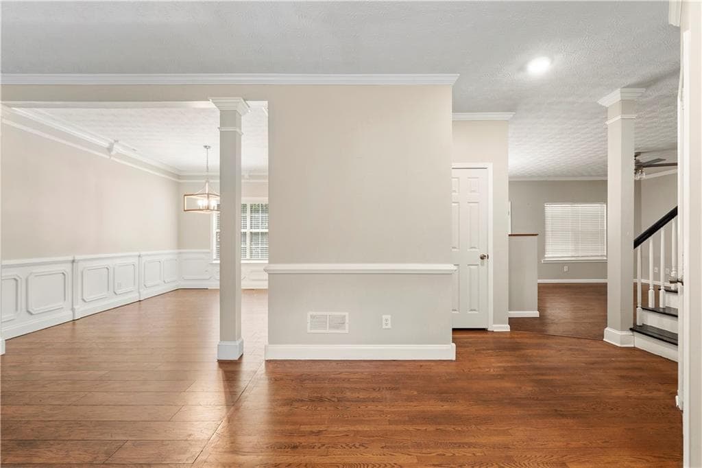 4 bedroom, 3 bathroom, 1,960 sq ft single family residence for sale at 9569 Lakeview Court, Douglasville, GA 30135 — photo 3
