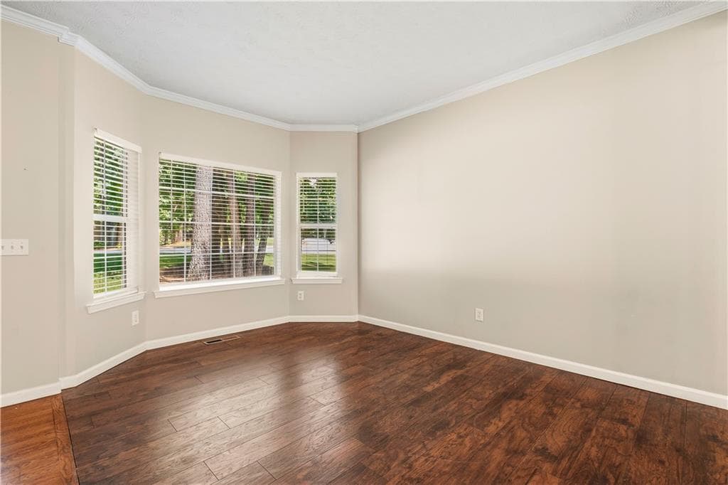 4 bedroom, 3 bathroom, 1,960 sq ft single family residence for sale at 9569 Lakeview Court, Douglasville, GA 30135 — photo 4