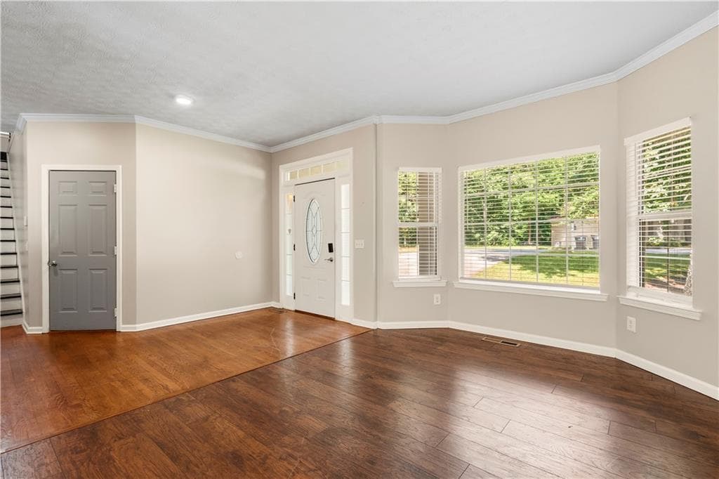 4 bedroom, 3 bathroom, 1,960 sq ft single family residence for sale at 9569 Lakeview Court, Douglasville, GA 30135 — photo 6