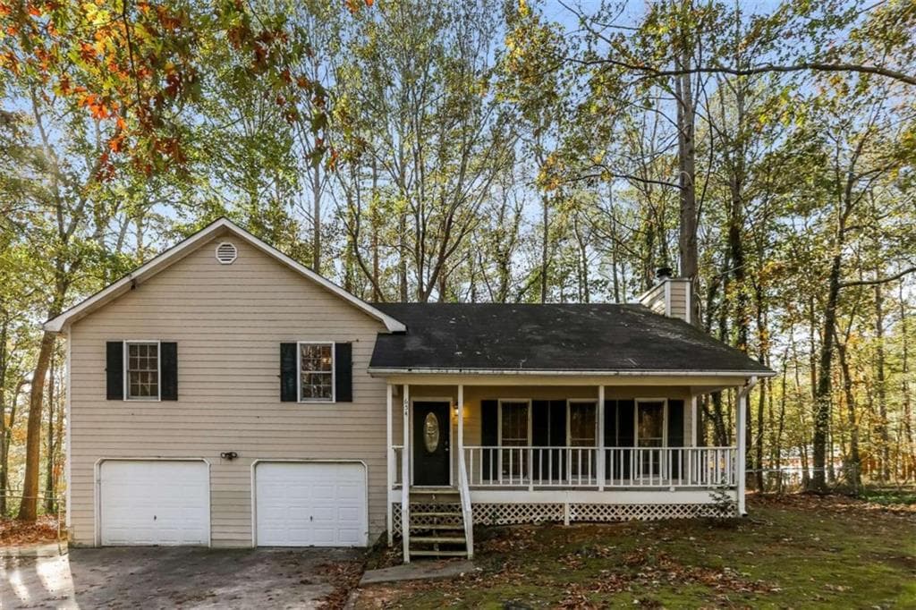 3 bedroom, 2 bathroom, 1,386 sq ft single family residence for sale at 654 Ladora Drive, Dallas, GA 30157