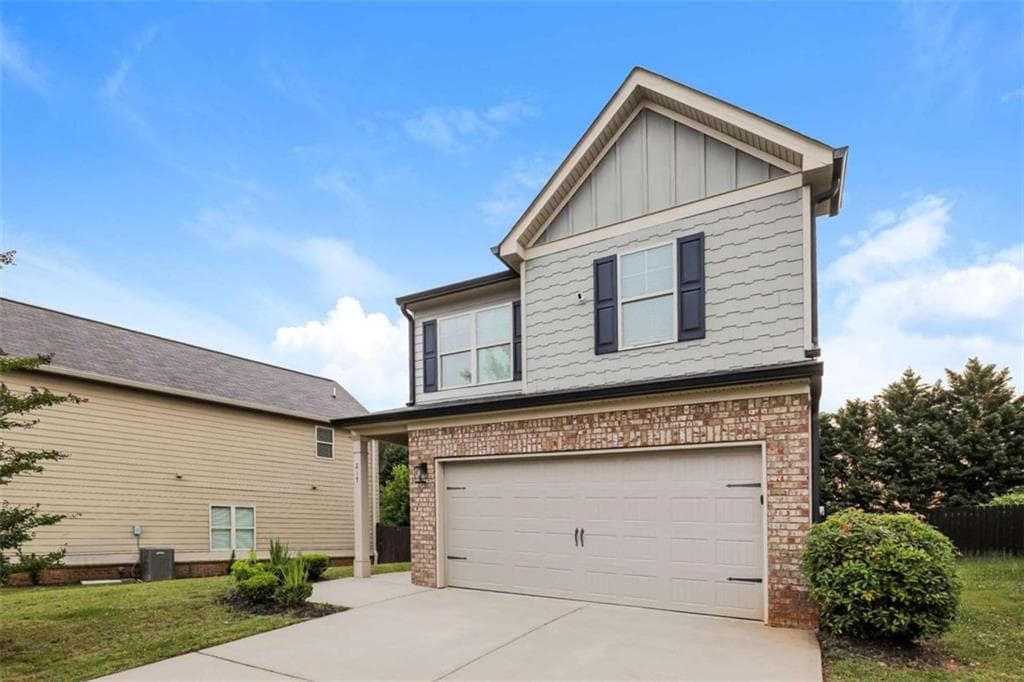 4 bedroom, 3 bathroom, 2,000 sq ft single family residence for sale at 217 Magnaview Drive, Mcdonough, GA 30253 — photo 2