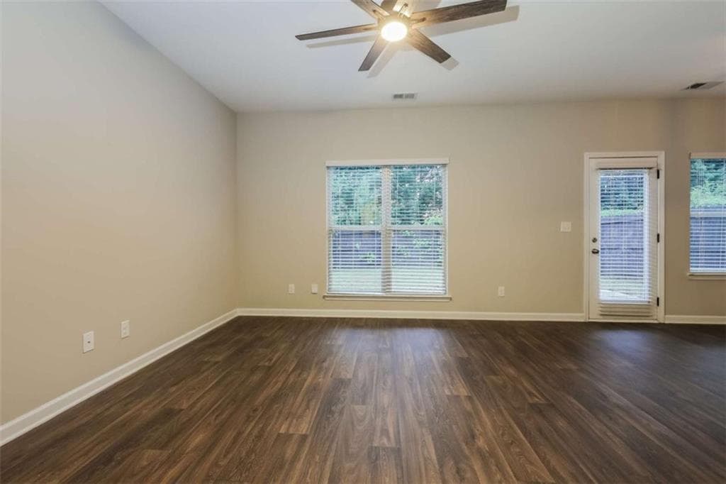 4 bedroom, 3 bathroom, 2,000 sq ft single family residence for sale at 217 Magnaview Drive, Mcdonough, GA 30253 — photo 7