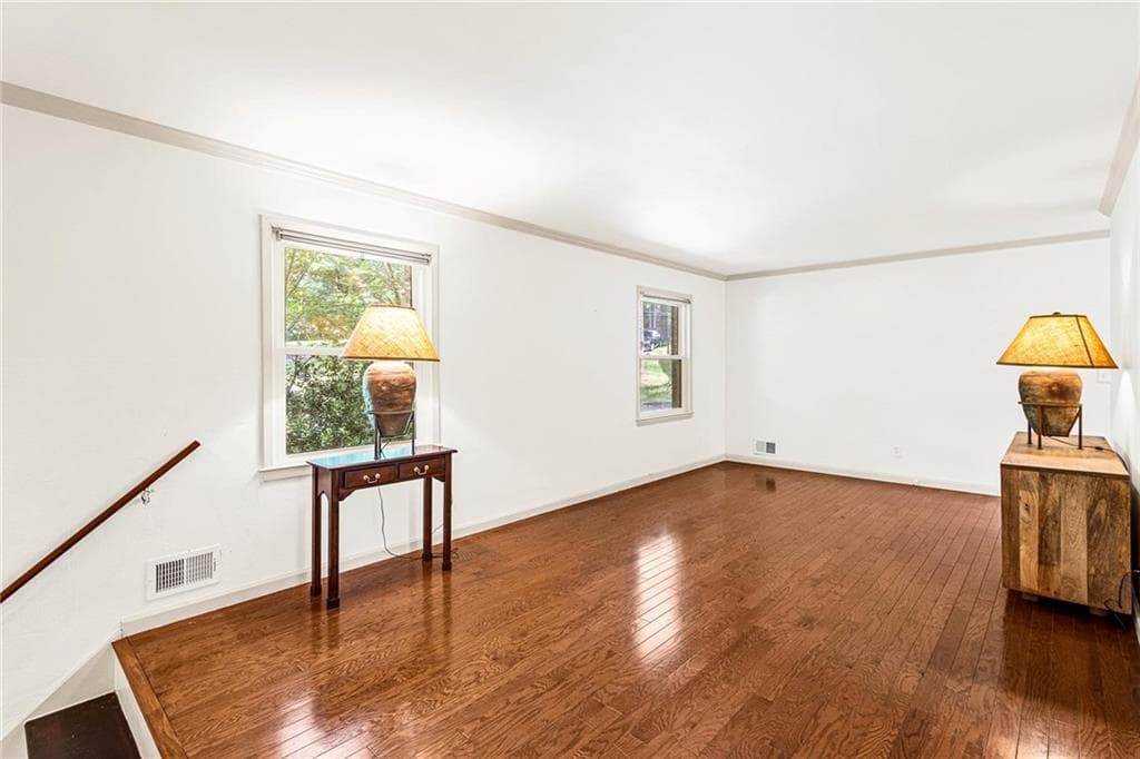 3 bedroom, 2 bathroom, 1,923 sq ft single family residence for sale at 3303 Kilarney Court, Decatur, GA 30032 — photo 7
