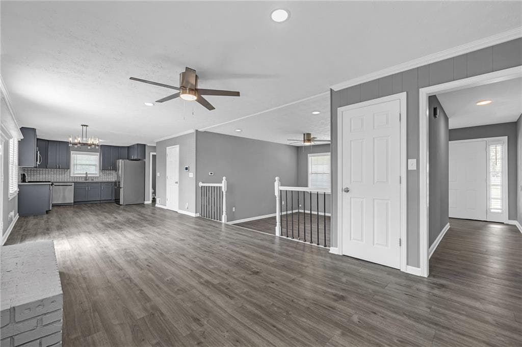 5 bedroom, 4 bathroom, 2,355 sq ft single family residence for sale at 497 Dicks Court, Lilburn, GA 30047 — photo 3