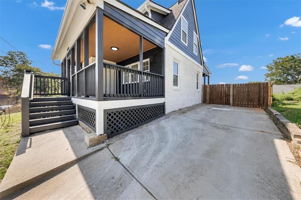 3 bedroom, 4 bathroom, 2,943 sq ft single family residence for sale at 1420 Donnelly Avenue, Atlanta, GA 30310 — photo 3