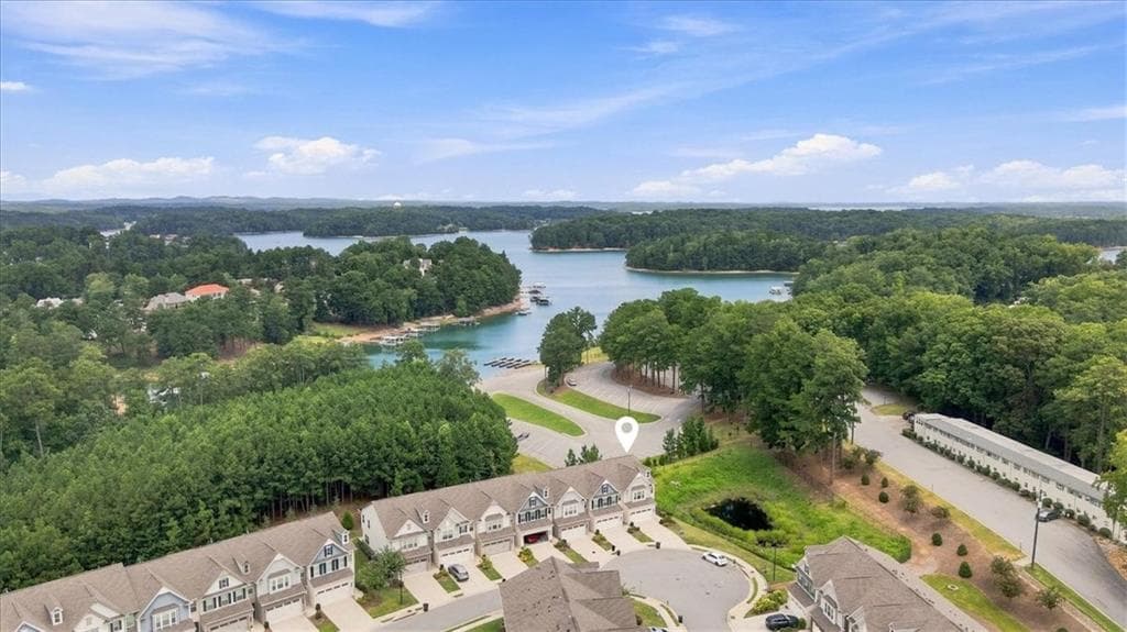 3 bedroom, 3 bathroom, 1,884 sq ft townhouse for sale at 6458 Lanier Harbor Landing, Buford, GA 30518 — photo 2