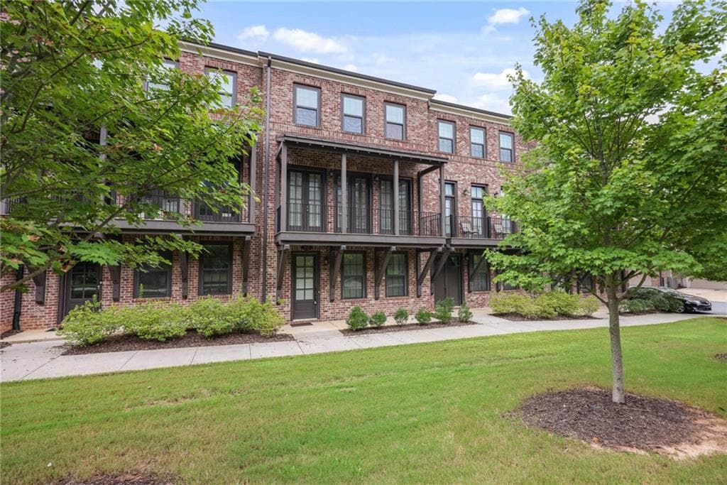 3 bedroom, 4 bathroom, 2,707 sq ft townhouse for sale at 812 Snider Walk, Marietta, GA 30068