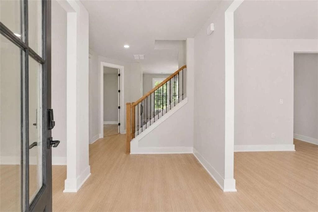 5 bedroom, 3 bathroom, 2,805 sq ft single family residence for sale at 112 Patillo Manor, Stockbridge, GA 30281 — photo 4