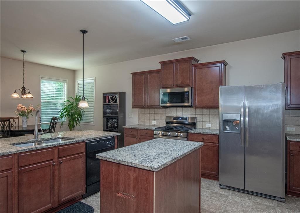 5 bedroom, 3 bathroom, 3,068 sq ft single family residence for sale at 7728 Old Thyme Road, Union City, GA 30291 — photo 10
