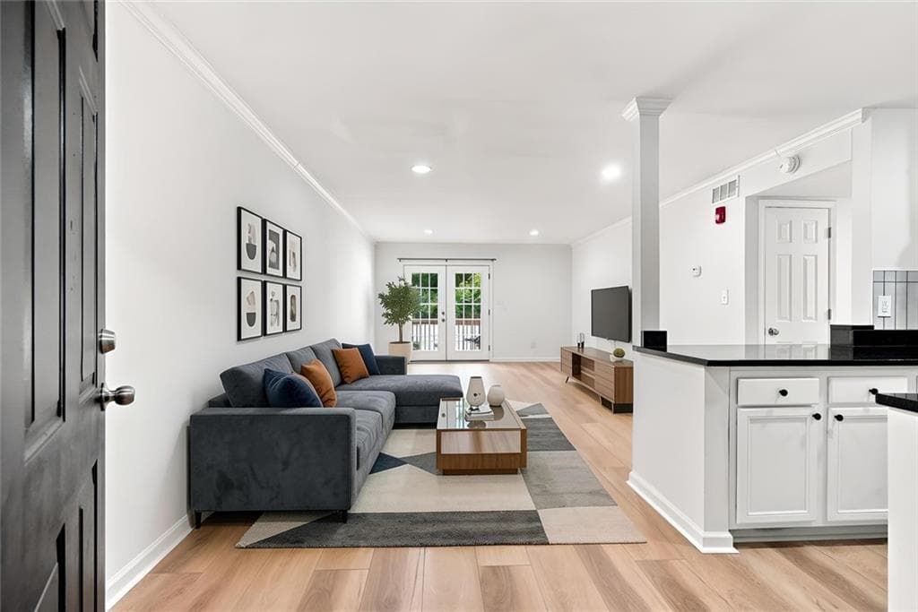 2 bedroom, 2 bathroom, 1,188 sq ft condominium for rent at 5095 Roswell Road 209, Sandy Springs, GA 30342 for $1,895 a month — photo 3