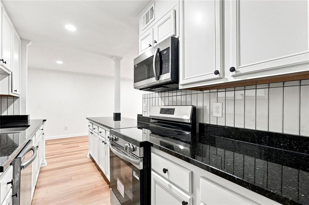 2 bedroom, 2 bathroom, 1,188 sq ft condominium for rent at 5095 Roswell Road 209, Sandy Springs, GA 30342 for $1,895 a month — photo 4