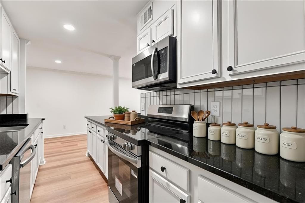 2 bedroom, 2 bathroom, 1,188 sq ft condominium for rent at 5095 Roswell Road 209, Sandy Springs, GA 30342 for $1,895 a month — photo 5