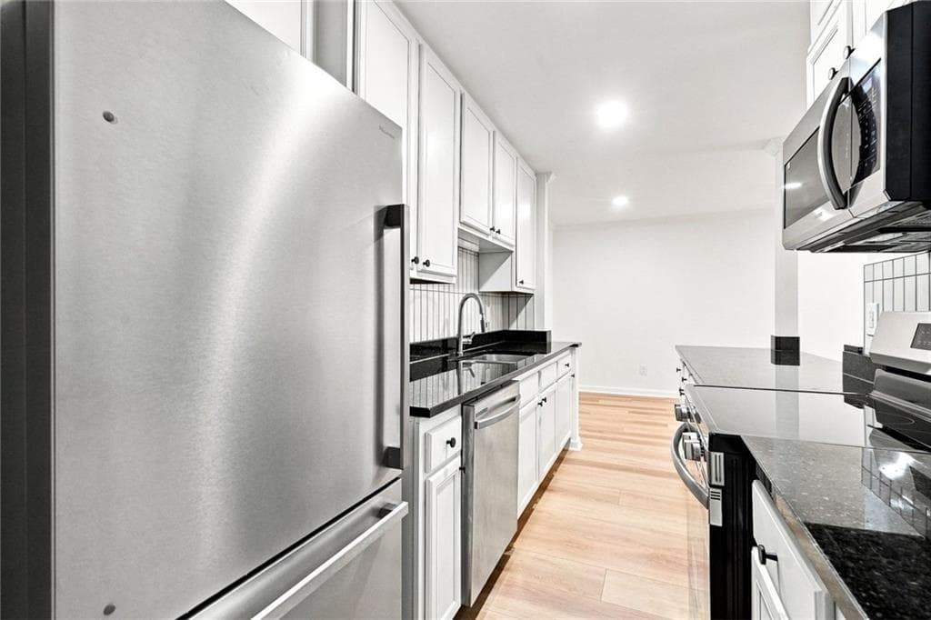 2 bedroom, 2 bathroom, 1,188 sq ft condominium for rent at 5095 Roswell Road 209, Sandy Springs, GA 30342 for $1,895 a month — photo 6