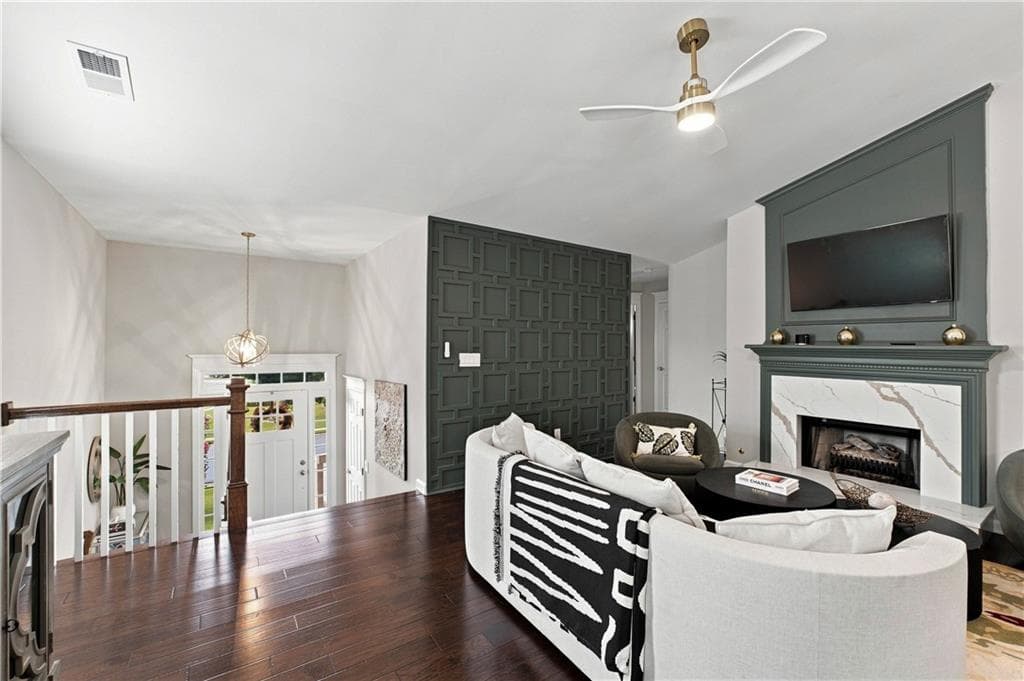 4 bedroom, 3 bathroom, 2,277 sq ft single family residence for sale at 2835 Dominion Walk Lane, Snellville, GA 30078 — photo 3