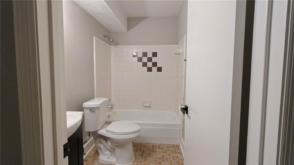 3 bedroom, 2 bathroom, 1,334 sq ft condominium for sale at 2394 Lawrenceville Highway A, Decatur, GA 30033 — photo 10