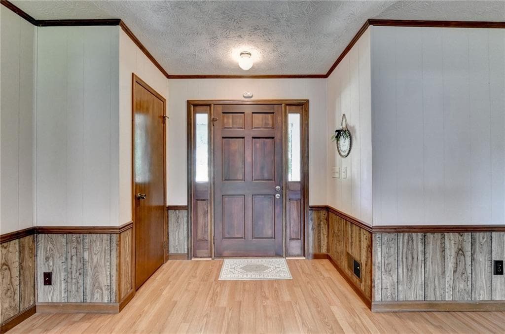 4 bedroom, 3 bathroom, 2,109 sq ft single family residence for sale at 4410 Meadow Trail, Cumming, GA 30028 — photo 7
