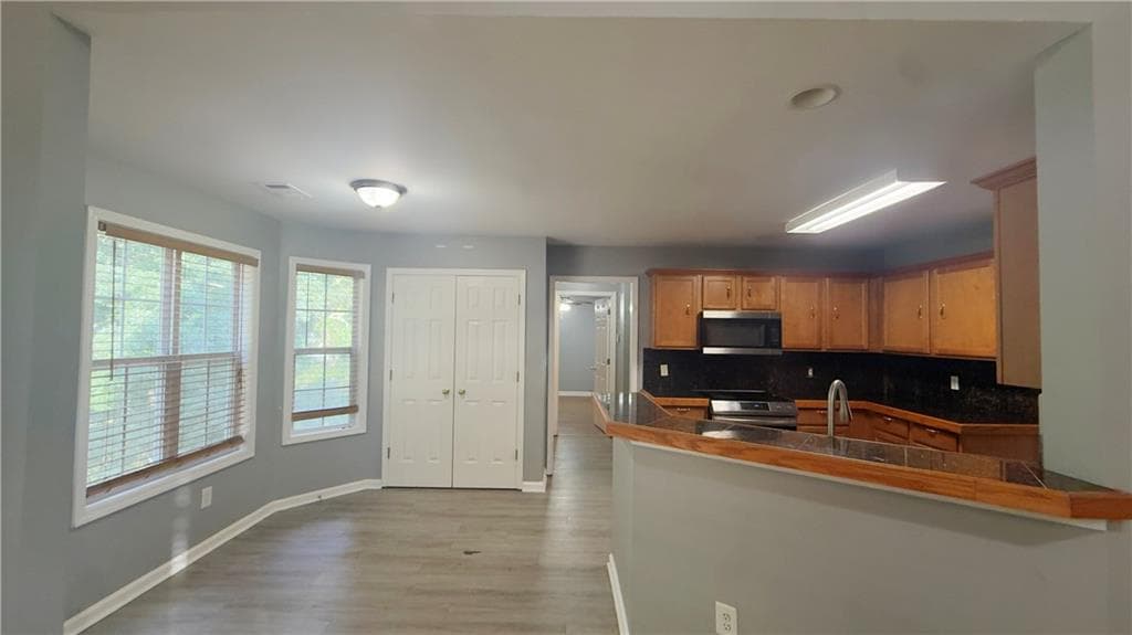 5 bedroom, 4 bathroom, 3,417 sq ft single family residence under contract at 1156 Chandler Way Drive, Lawrenceville, GA 30045 — photo 5