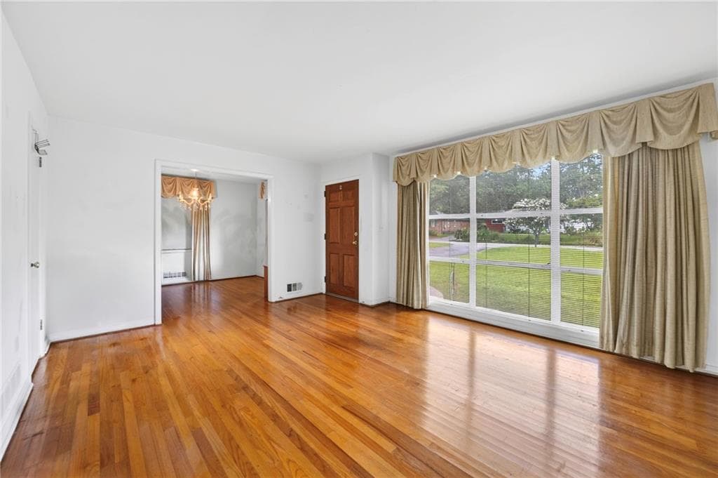 7 bedroom, 6 bathroom, 2,454 sq ft single family residence for sale at 3130 Stratford Arms Drive, Atlanta, GA 30341 — photo 4