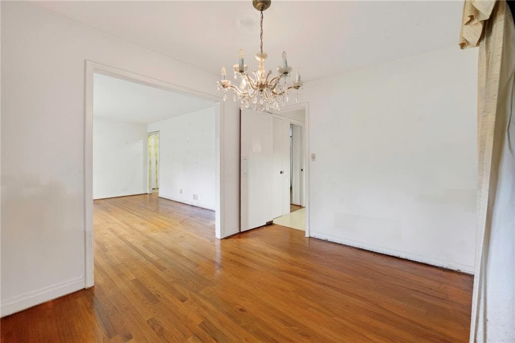 7 bedroom, 6 bathroom, 2,454 sq ft single family residence for sale at 3130 Stratford Arms Drive, Atlanta, GA 30341 — photo 6