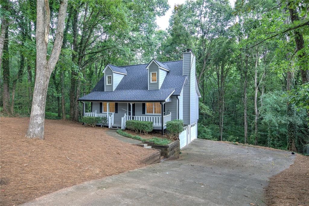 3 bedroom, 2 bathroom, 2,220 sq ft single family residence for sale at 530 Cove Road, Canton, GA 30114 — photo 5
