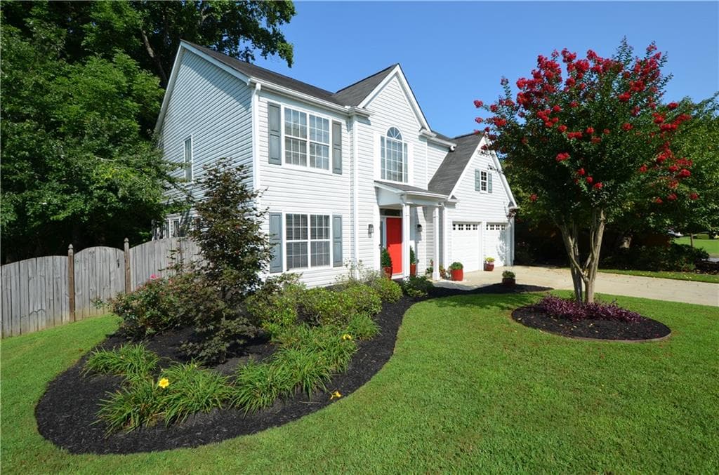 3 bedroom, 3 bathroom, 2,600 sq ft single family residence for sale at 2513 Baysridge Drive, Kennesaw, GA 30152 — photo 3